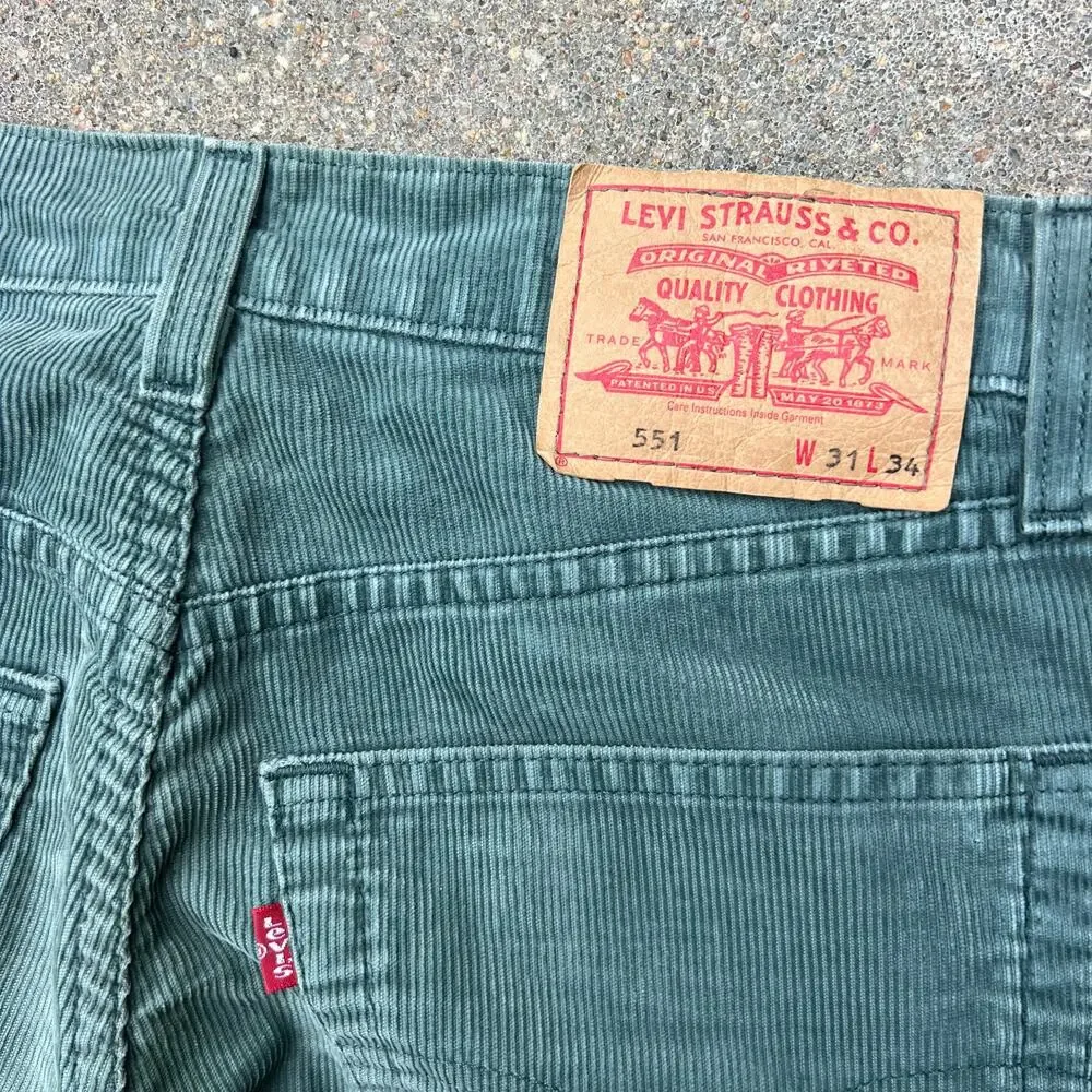 Vintage Y2K Levi’s 551 Button Fly Original Fit Straight Leg Green Corduroy 31x34